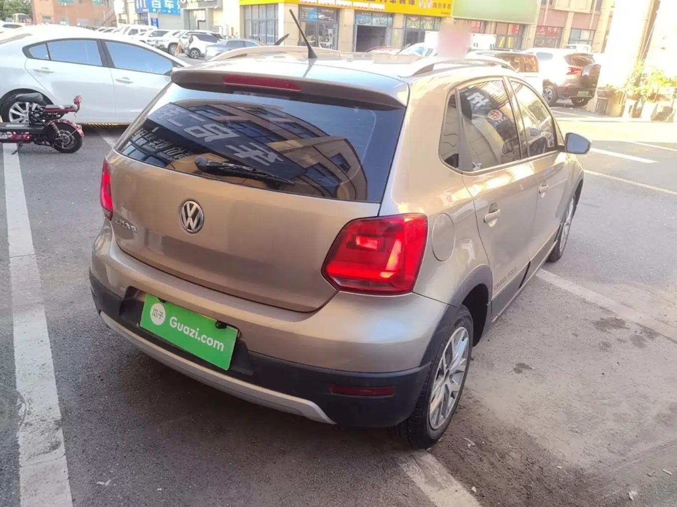 Volkswagen Polo 2016 1.4L Cross Polo Automatic — миниатюра 6
