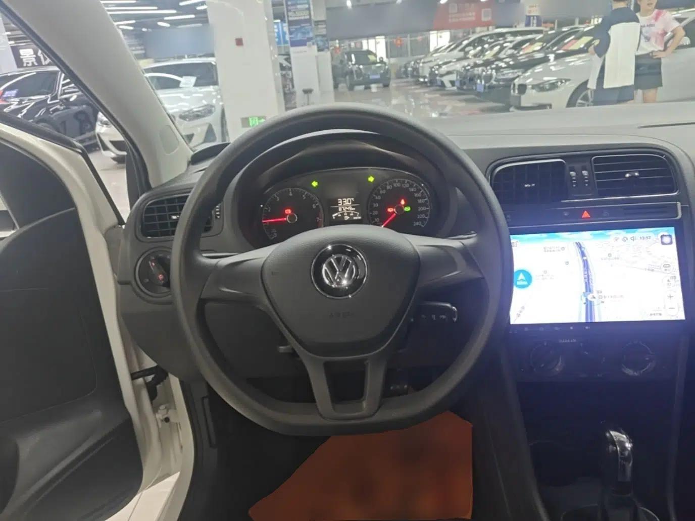 Volkswagen Polo 2018 1.5L Automatic Advanced Driving Model — миниатюра 13