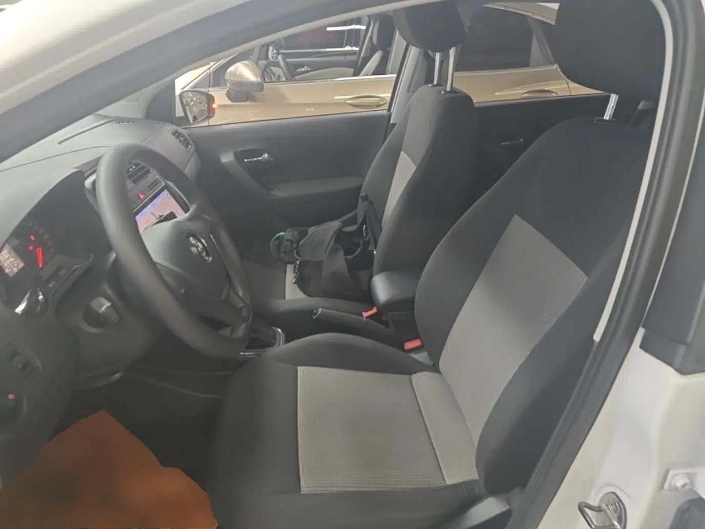 Volkswagen Polo 2018 1.5L Automatic Advanced Driving Model — миниатюра 17