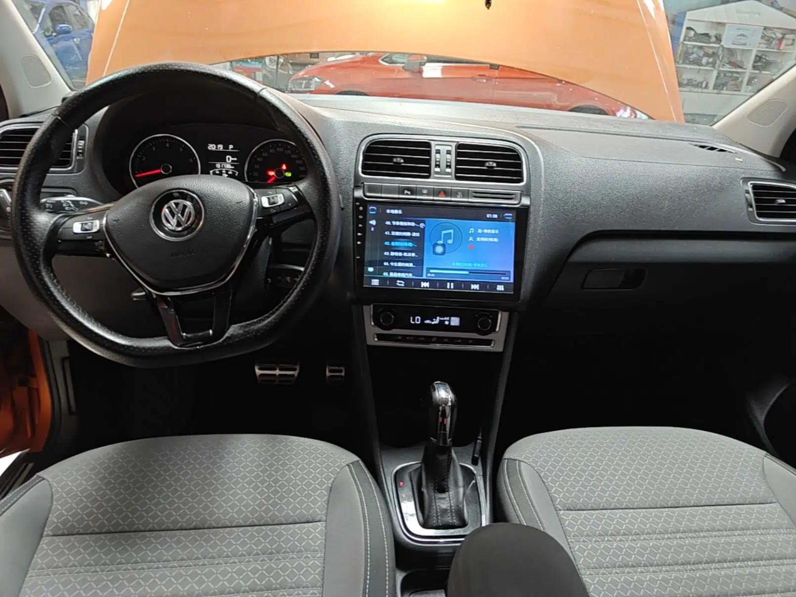 Volkswagen Polo 2014 1.6L Cross Polo Automatic — миниатюра 12
