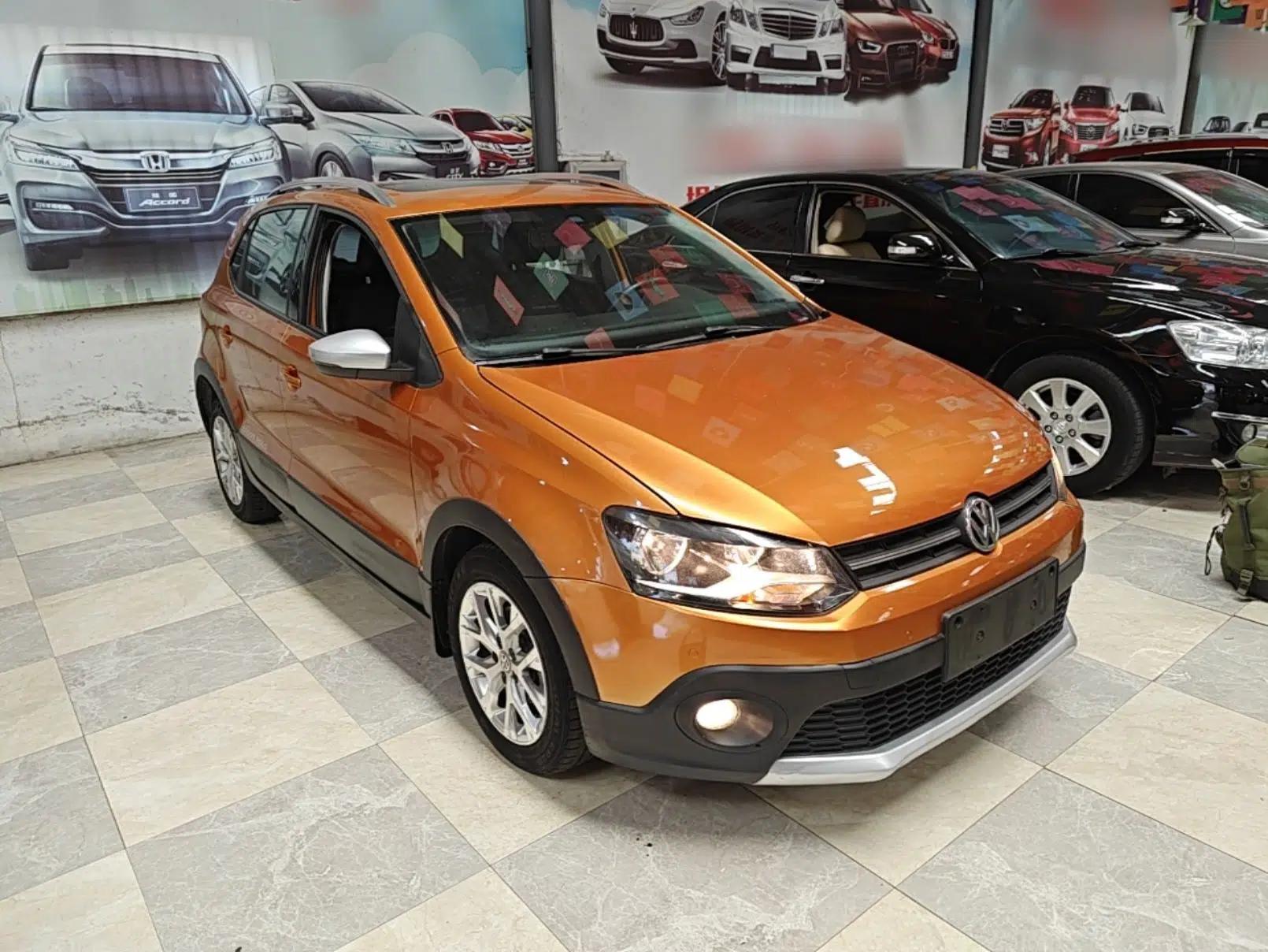 Volkswagen Polo 2014 1.6L Cross Polo Automatic — миниатюра 3