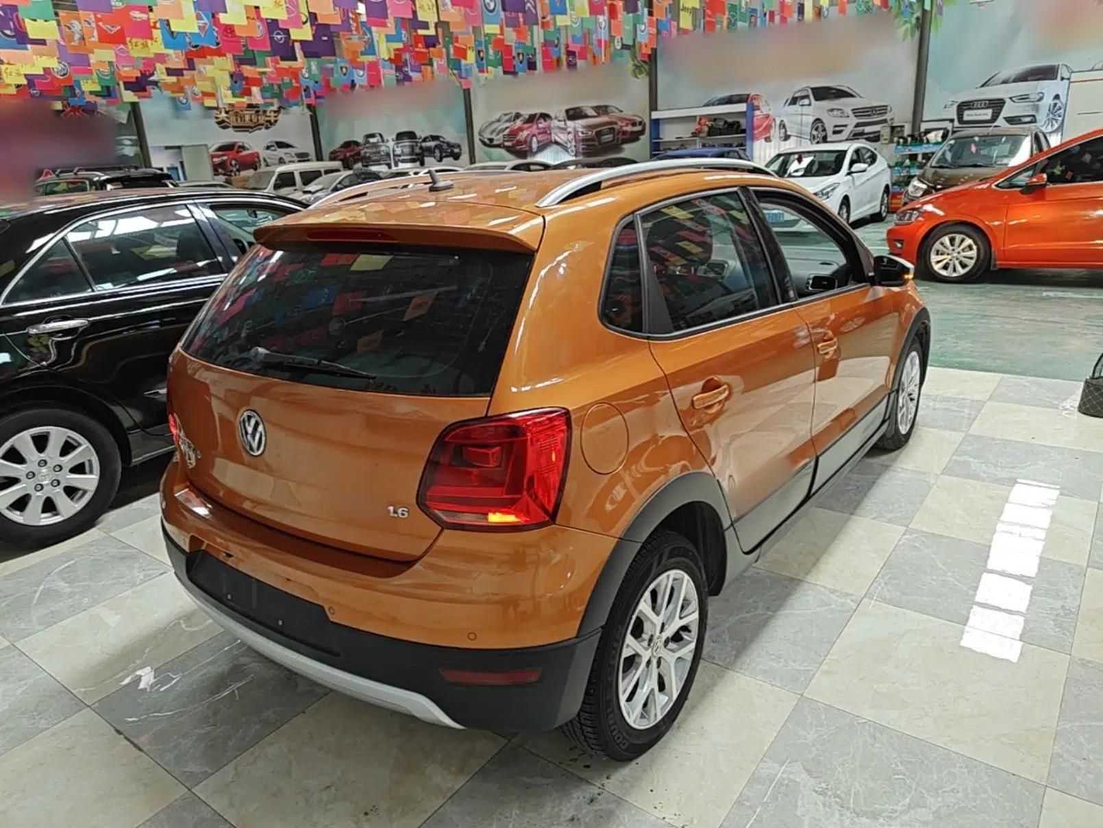 Volkswagen Polo 2014 1.6L Cross Polo Automatic — миниатюра 6