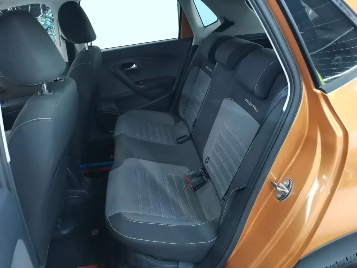 Volkswagen Polo 2016 1.6L Cross Polo Automatic — миниатюра 20