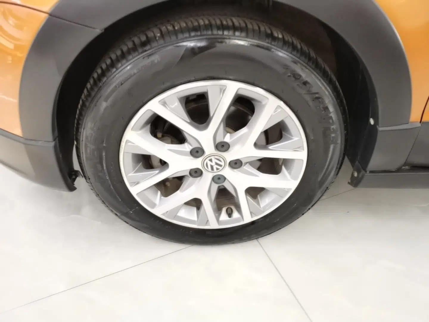 Volkswagen Polo 2016 1.6L Cross Polo Automatic — миниатюра 10