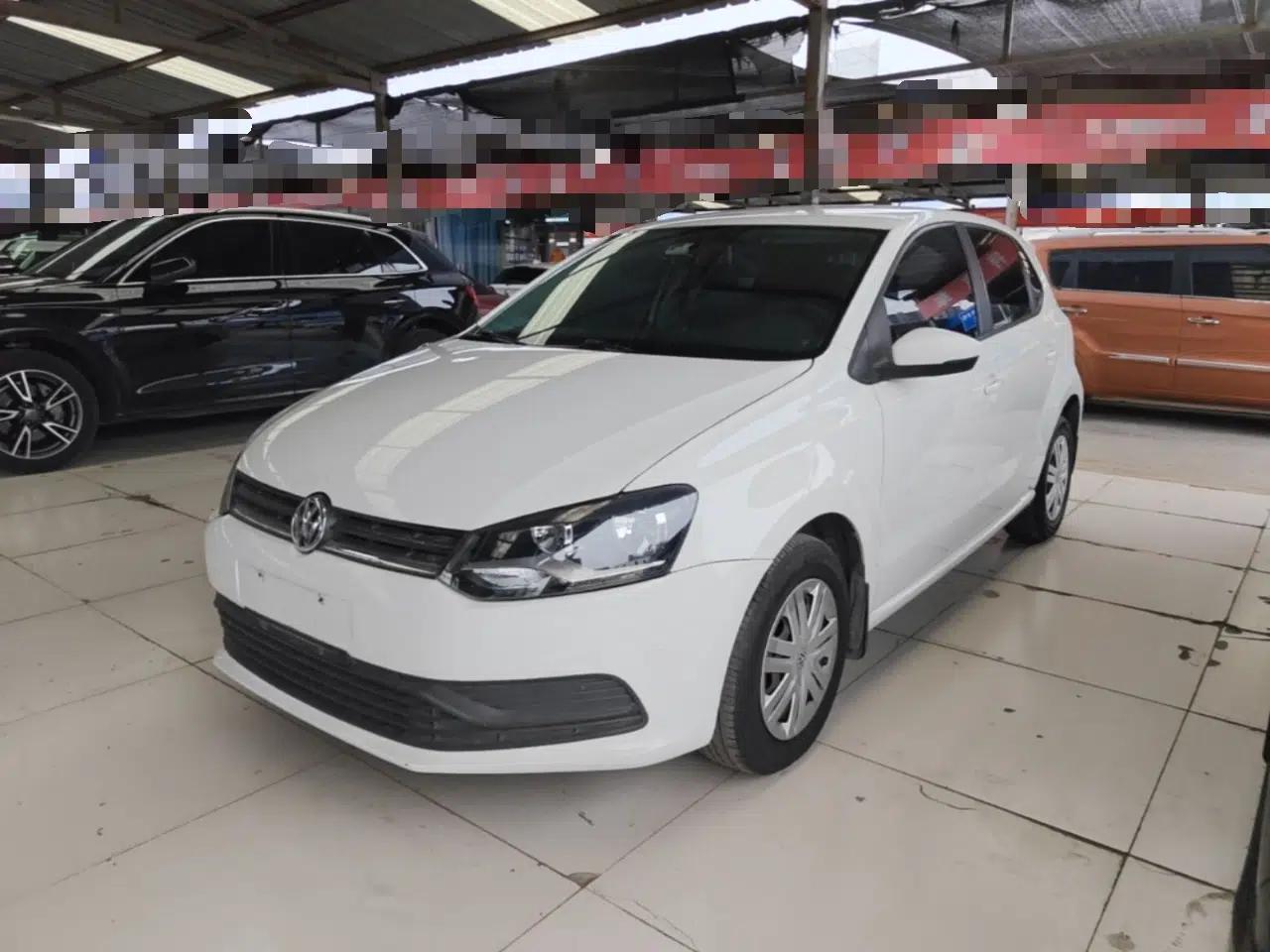 Volkswagen Polo 2016 1.4L Automatic Trendy Model — миниатюра 1