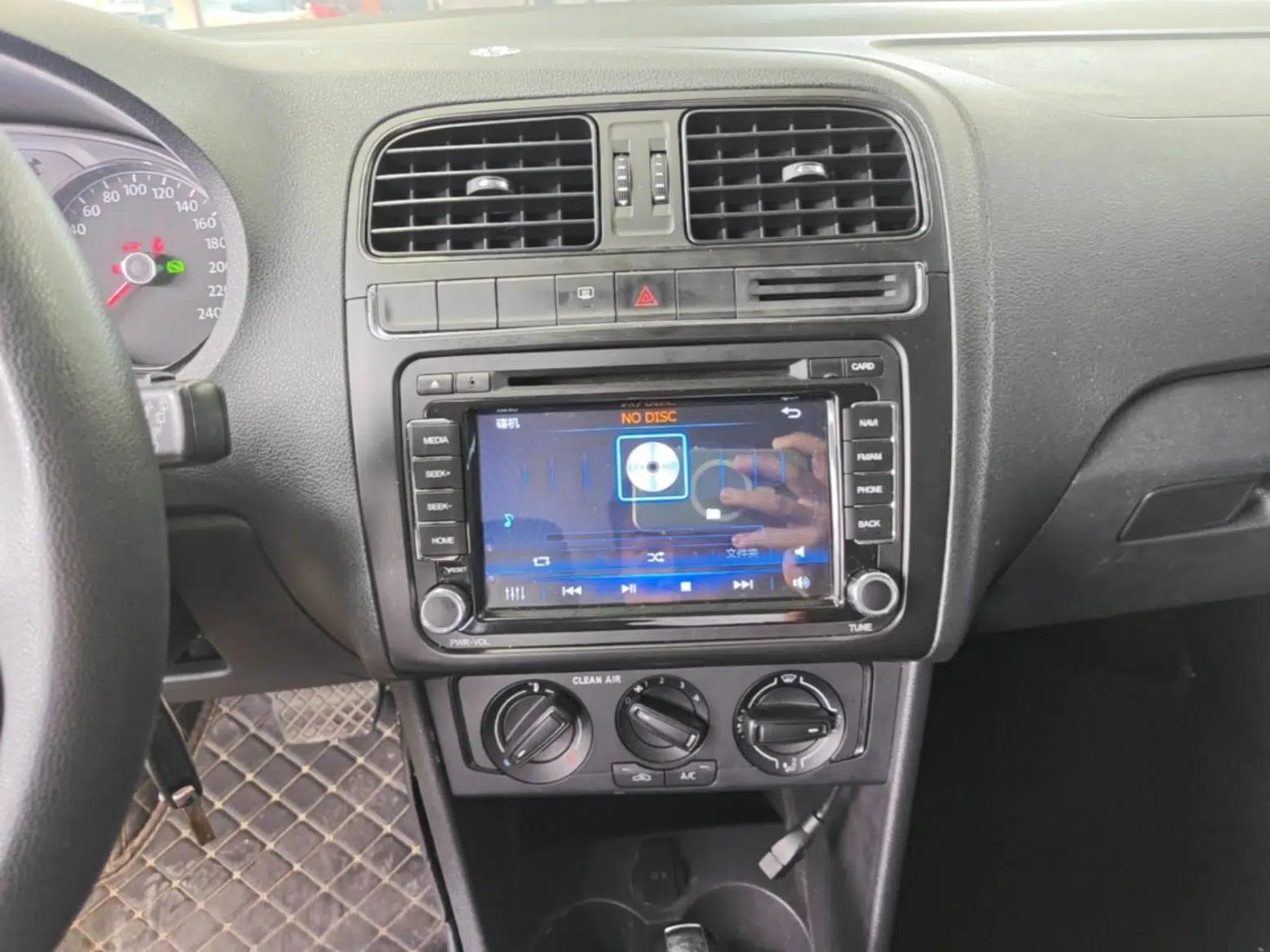 Volkswagen Polo 2016 1.4L Automatic Trendy Model — миниатюра 15