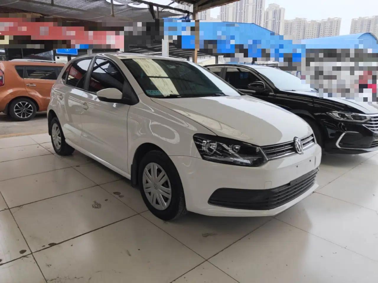 Volkswagen Polo 2016 1.4L Automatic Trendy Model — миниатюра 3