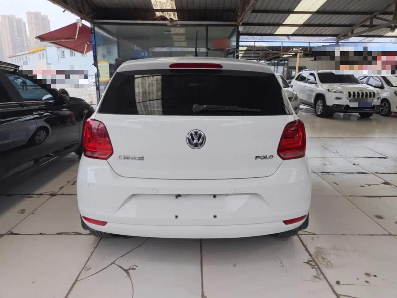 Volkswagen Polo 2016 1.4L Automatic Trendy Model — миниатюра 5