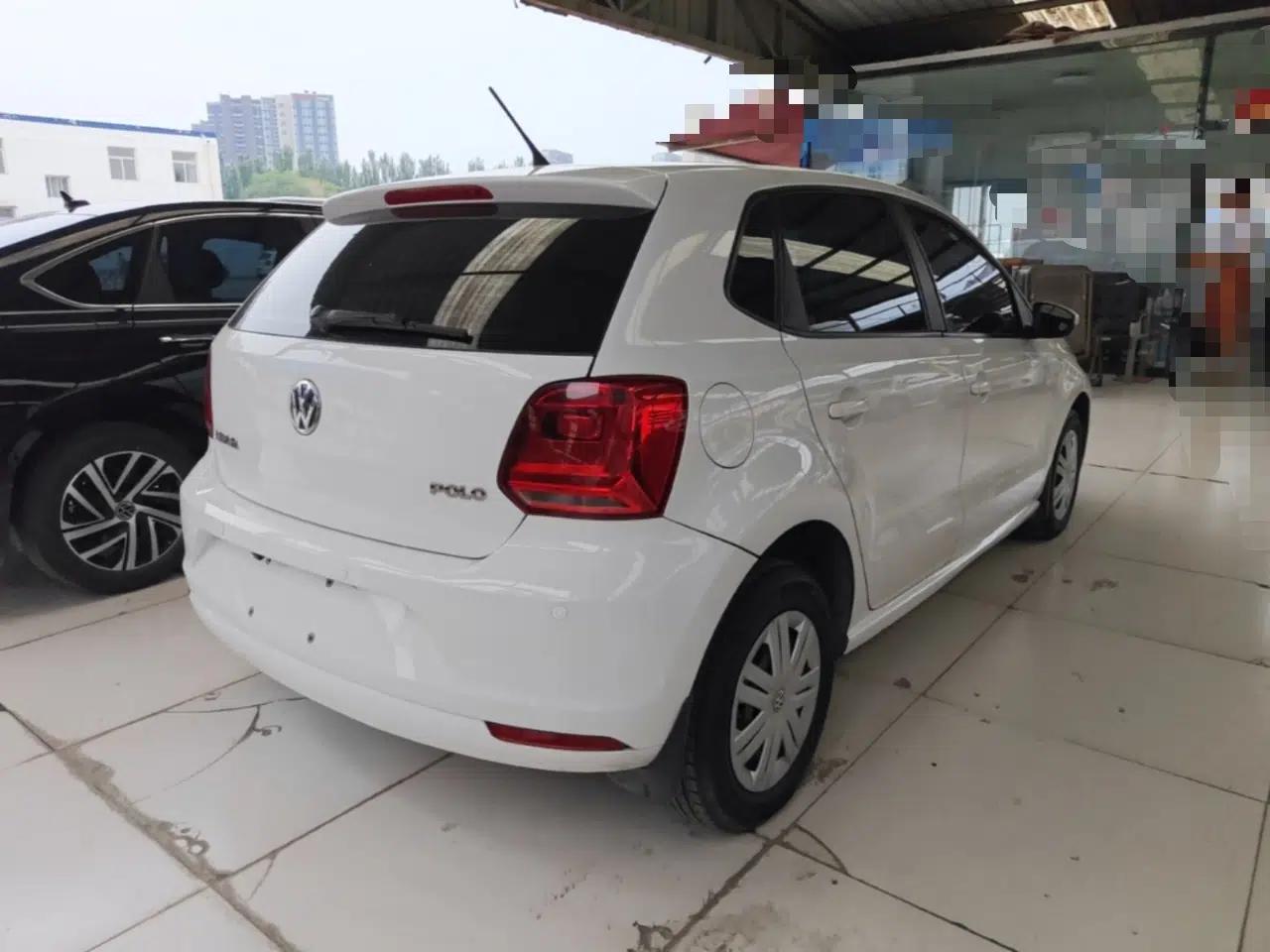 Volkswagen Polo 2016 1.4L Automatic Trendy Model — миниатюра 6