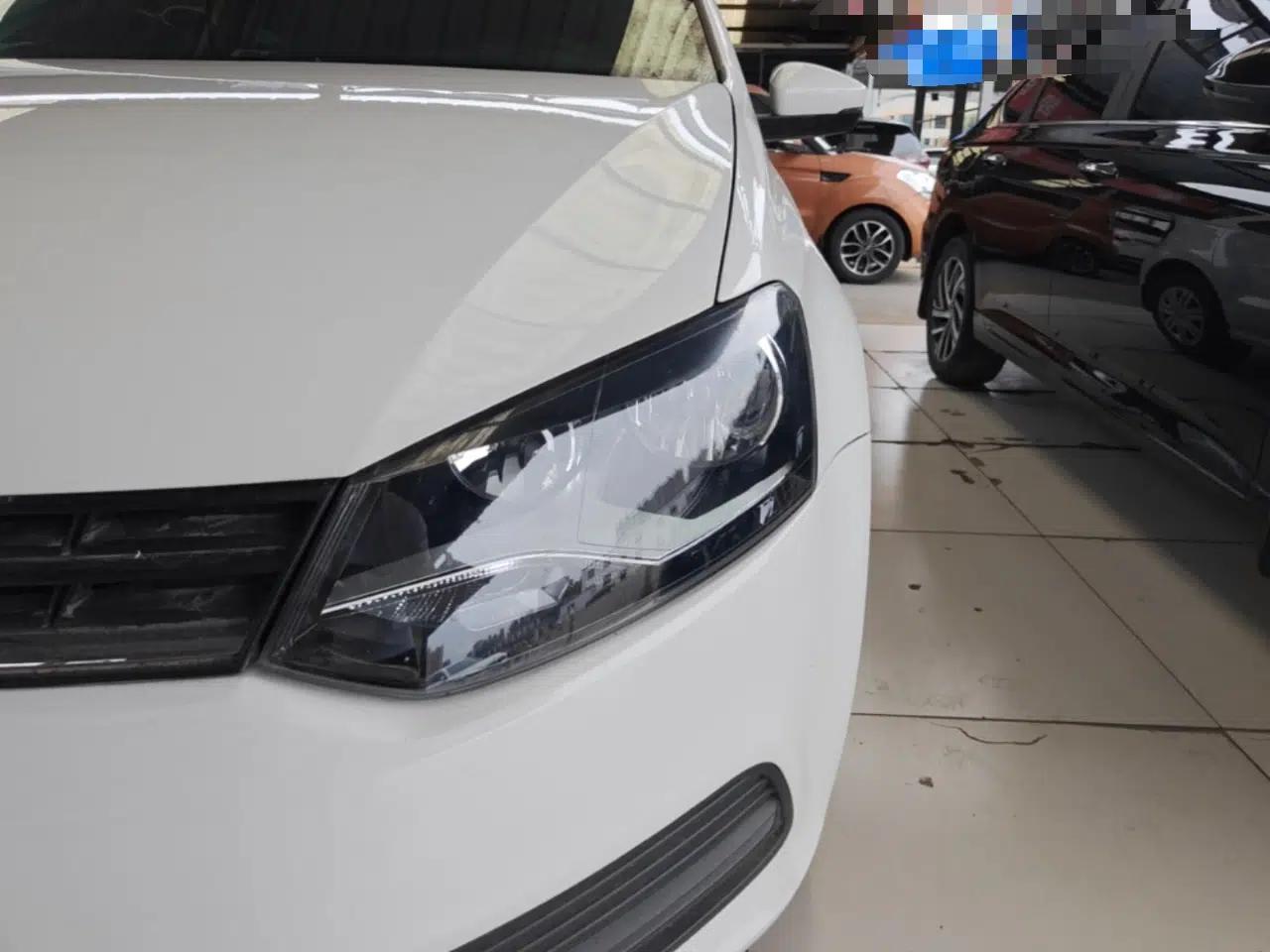 Volkswagen Polo 2016 1.4L Automatic Trendy Model — миниатюра 8