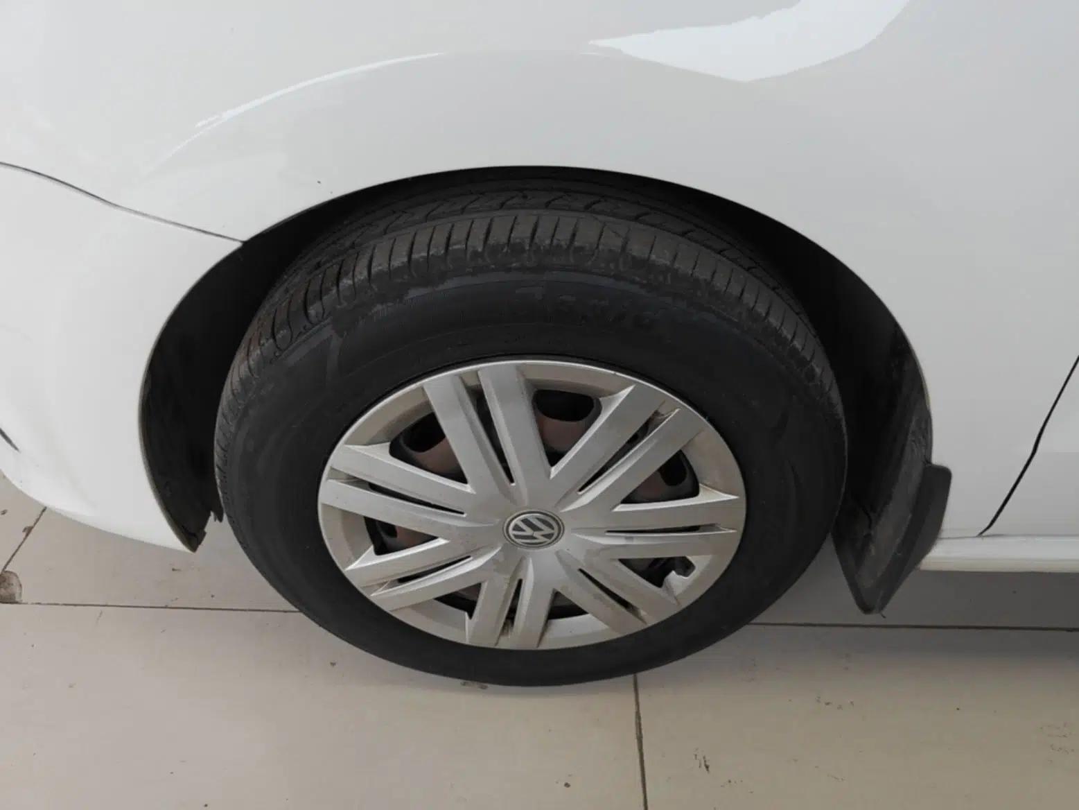 Volkswagen Polo 2016 1.4L Automatic Trendy Model — миниатюра 10