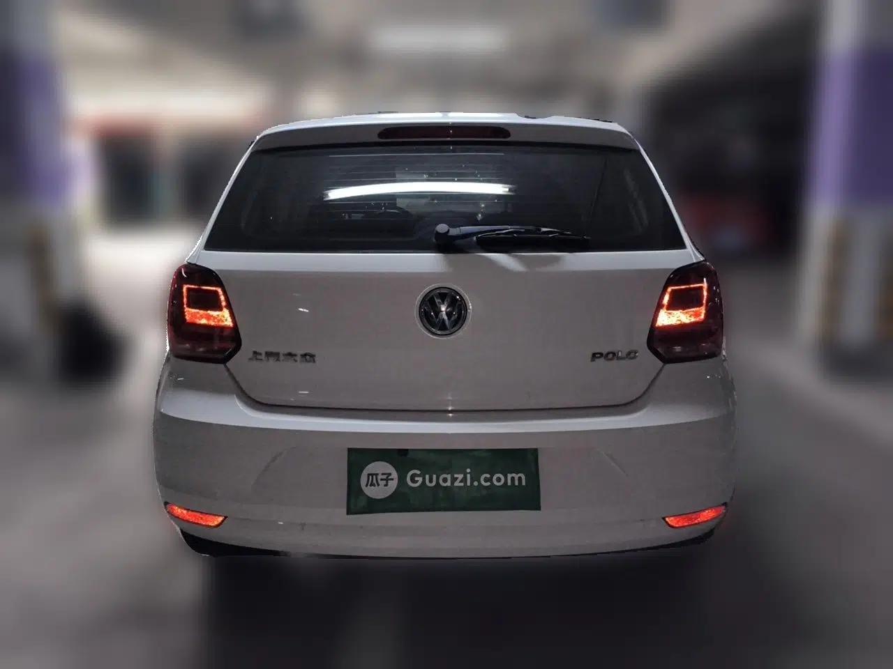 Volkswagen Polo 2016 1.4L Automatic Trendy Model — миниатюра 3