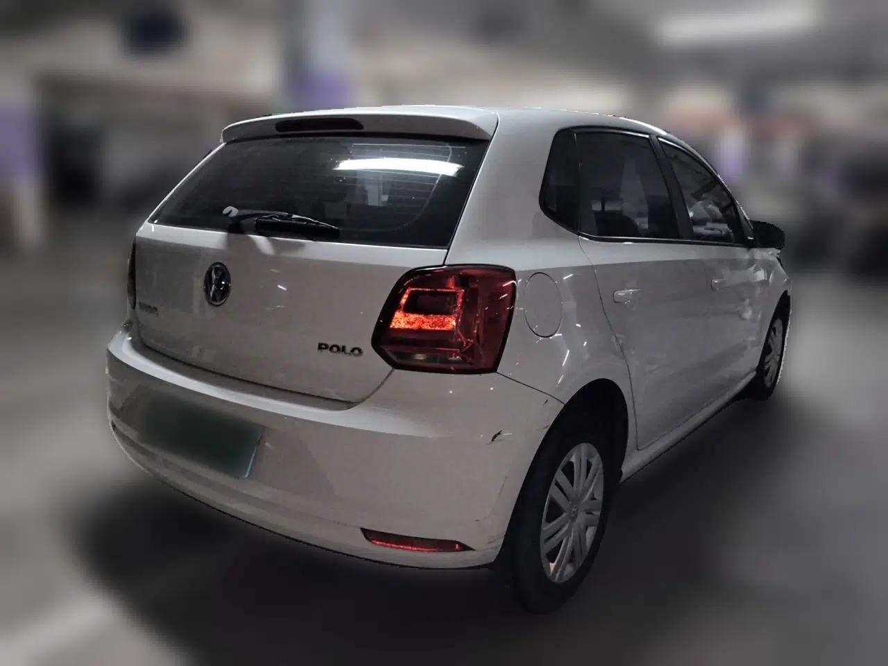 Volkswagen Polo 2016 1.4L Automatic Trendy Model — миниатюра 4