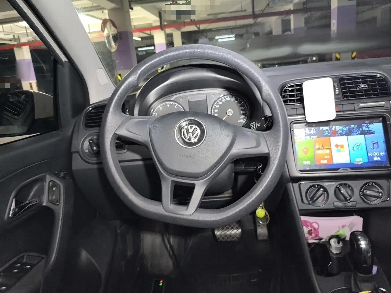Volkswagen Polo 2016 1.4L Automatic Trendy Model — миниатюра 7