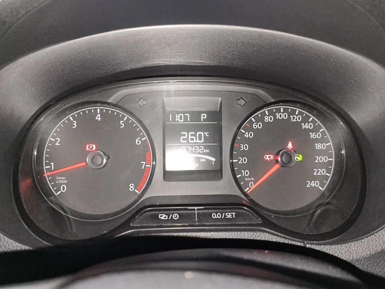 Volkswagen Polo 2016 1.4L Automatic Trendy Model — миниатюра 8