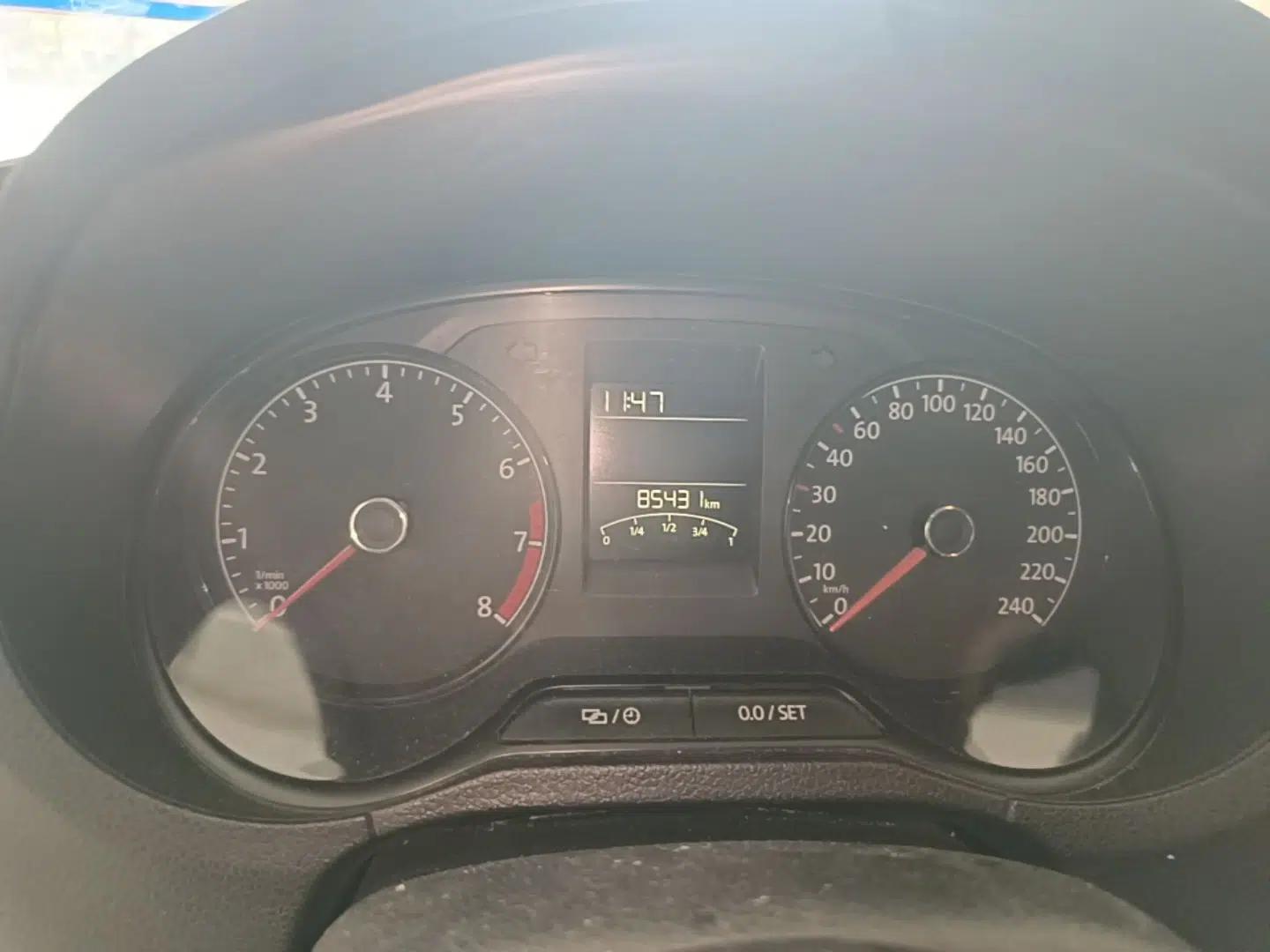 Volkswagen Polo 2016 1.4L Automatic Trendy Model — миниатюра 14