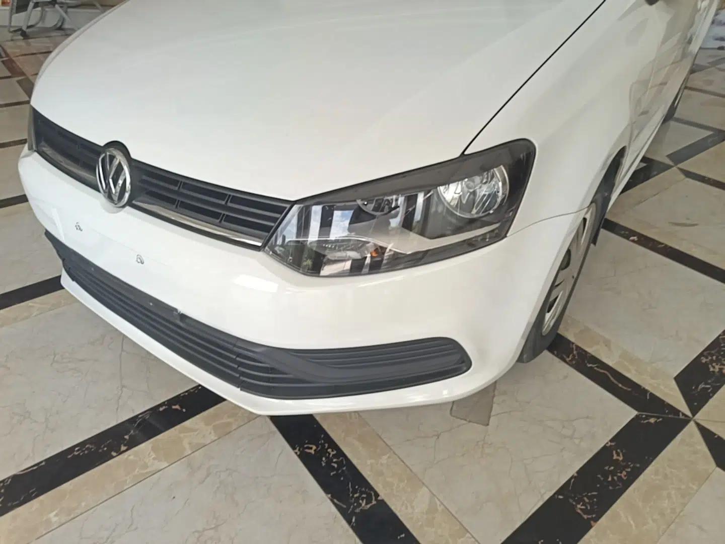 Volkswagen Polo 2016 1.4L Automatic Trendy Model — миниатюра 8