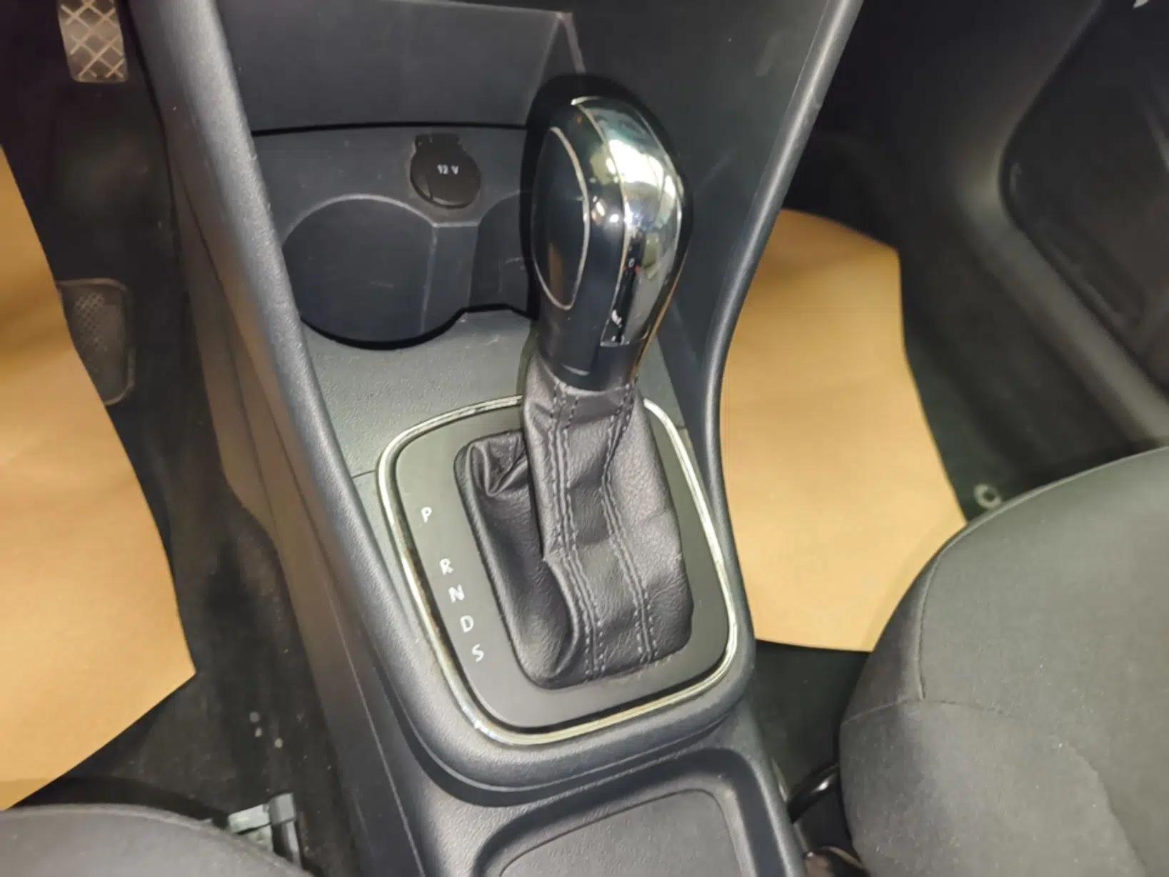 Volkswagen Polo 2016 1.4L Automatic Trendy Model — миниатюра 16