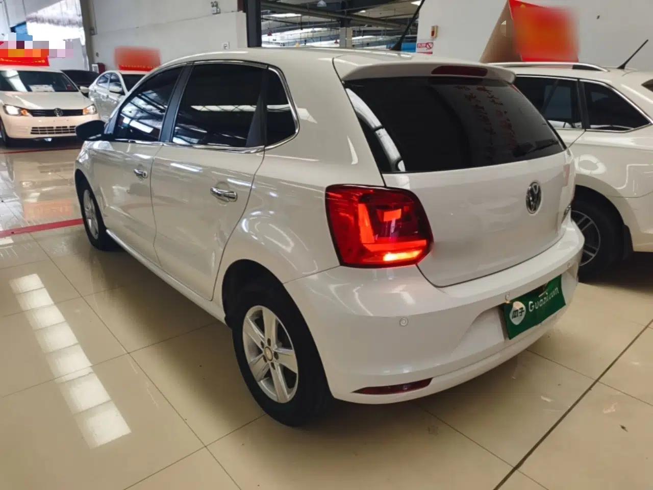 Volkswagen Polo 2016 1.4L Automatic Trendy Model — миниатюра 4