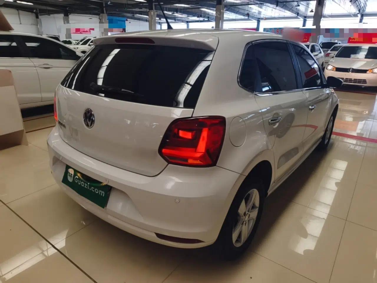 Volkswagen Polo 2016 1.4L Automatic Trendy Model — миниатюра 6