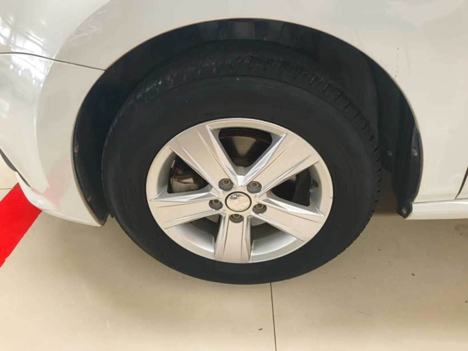 Volkswagen Polo 2016 1.4L Automatic Trendy Model — миниатюра 10