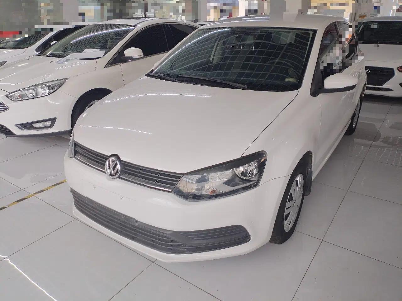 Volkswagen Polo 2016 1.4L Automatic Trendy Model — миниатюра 1