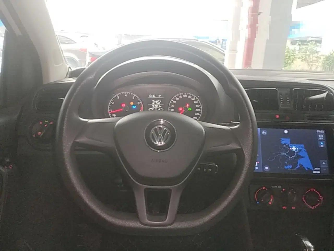 Volkswagen Polo 2016 1.4L Automatic Trendy Model — миниатюра 13