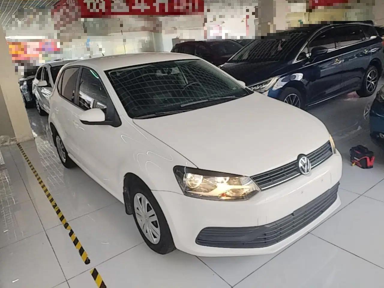 Volkswagen Polo 2016 1.4L Automatic Trendy Model — миниатюра 3