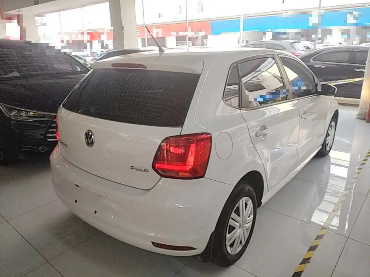 Volkswagen Polo 2016 1.4L Automatic Trendy Model — миниатюра 6
