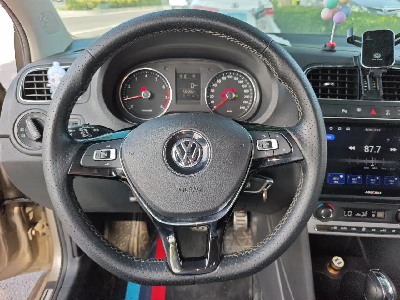 Volkswagen Polo 2014 1.6L Cross Polo Automatic — миниатюра 11