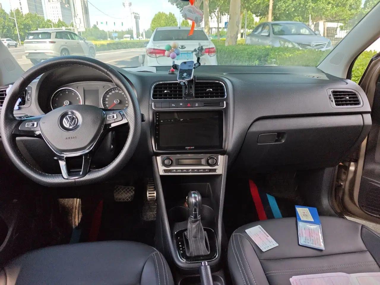 Volkswagen Polo 2014 1.6L Cross Polo Automatic — миниатюра 13