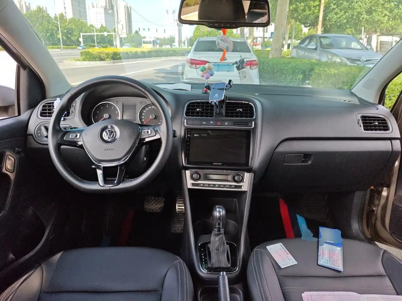 Volkswagen Polo 2014 1.6L Cross Polo Automatic — миниатюра 9
