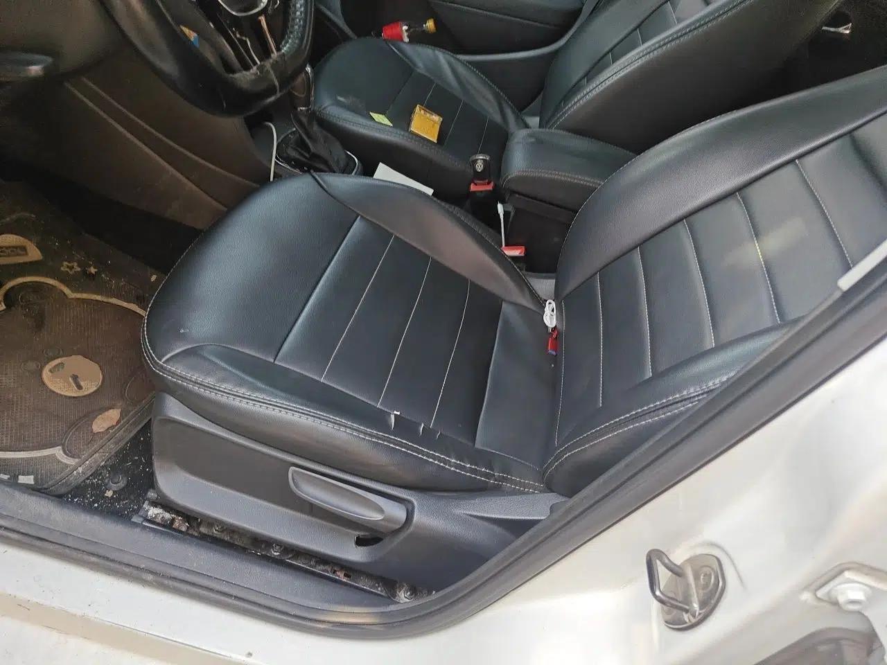 Volkswagen Polo 2016 1.6L Automatic Comfort Model — миниатюра 15