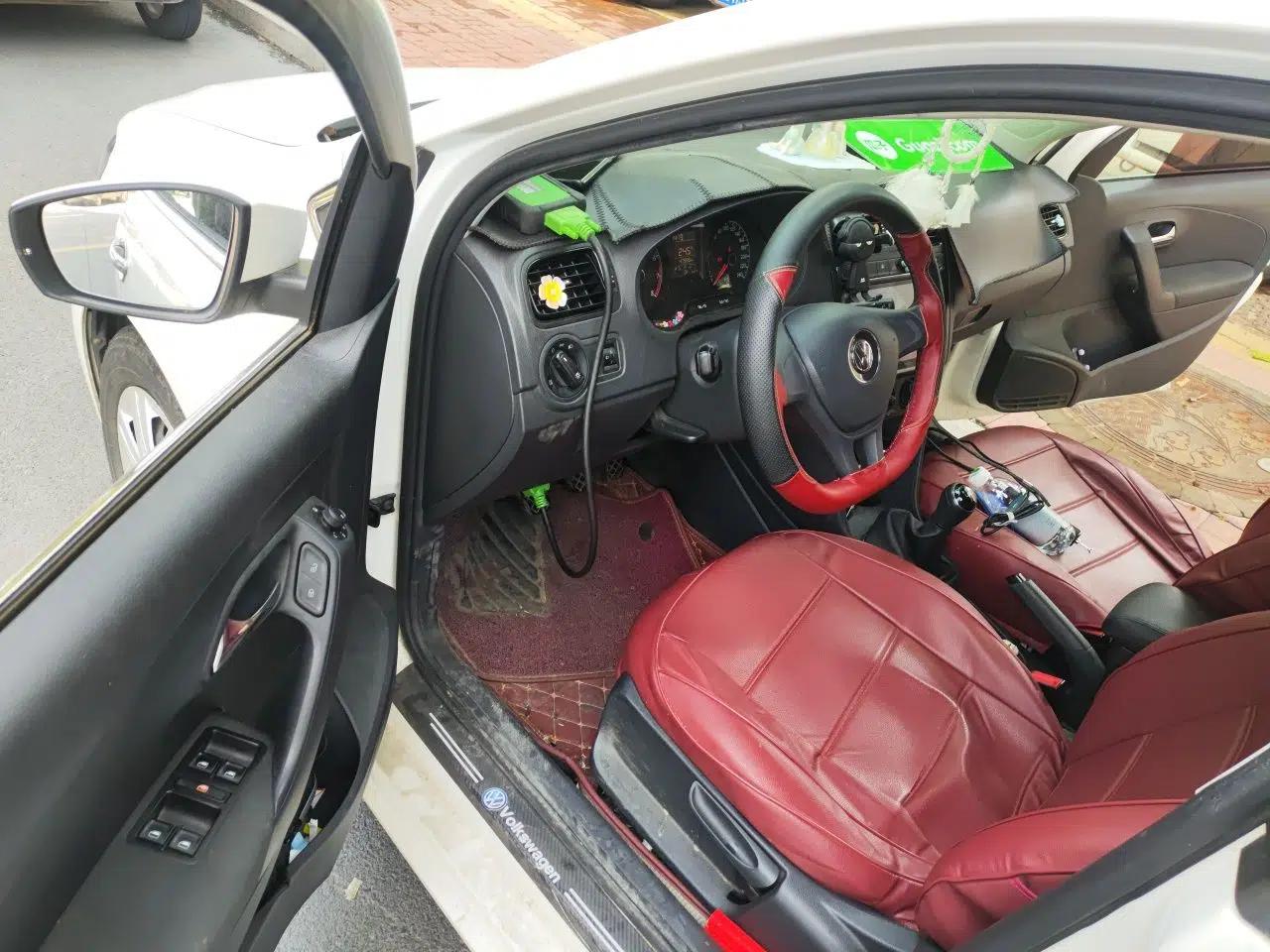Volkswagen Polo 2016 1.4L Manual Fashion Model — миниатюра 16