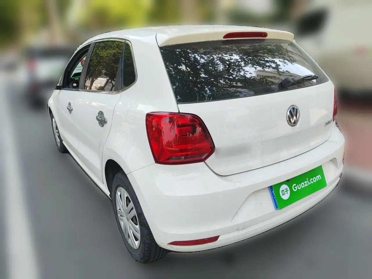 Volkswagen Polo 2016 1.4L Manual Fashion Model — миниатюра 4