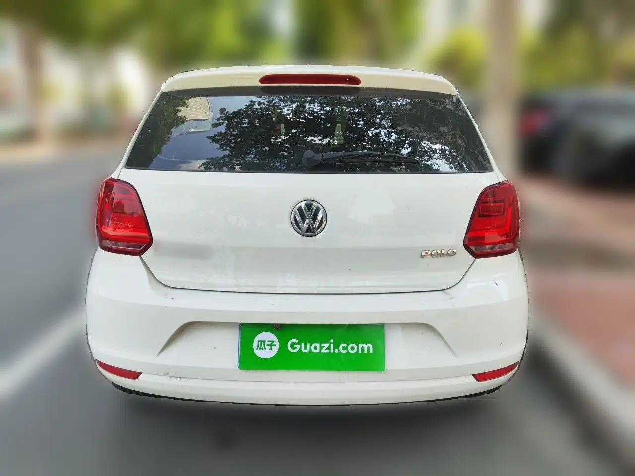 Volkswagen Polo 2016 1.4L Manual Fashion Model — миниатюра 5