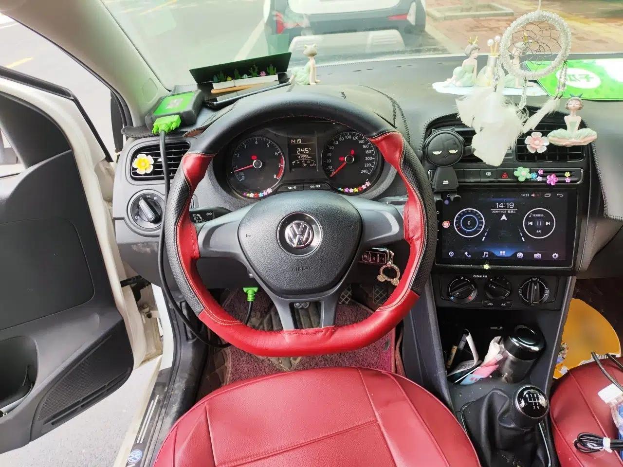 Volkswagen Polo 2016 1.4L Manual Fashion Model — миниатюра 10