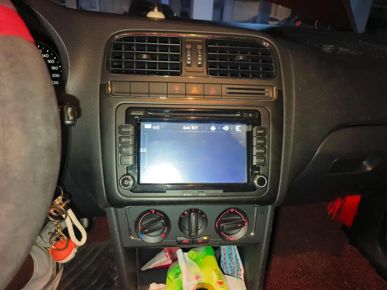 Volkswagen Polo 2014 1.4L Automatic Comfort Edition — миниатюра 13