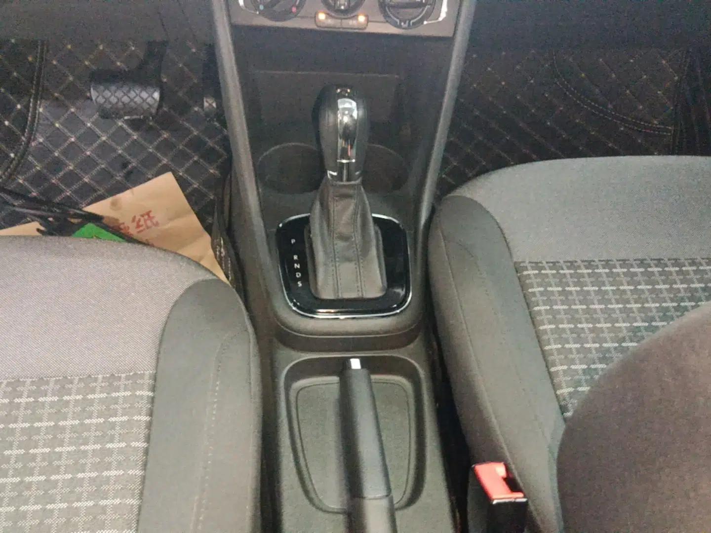 Volkswagen Polo 2018 1.5L Automatic Enjoyment Model — миниатюра 16