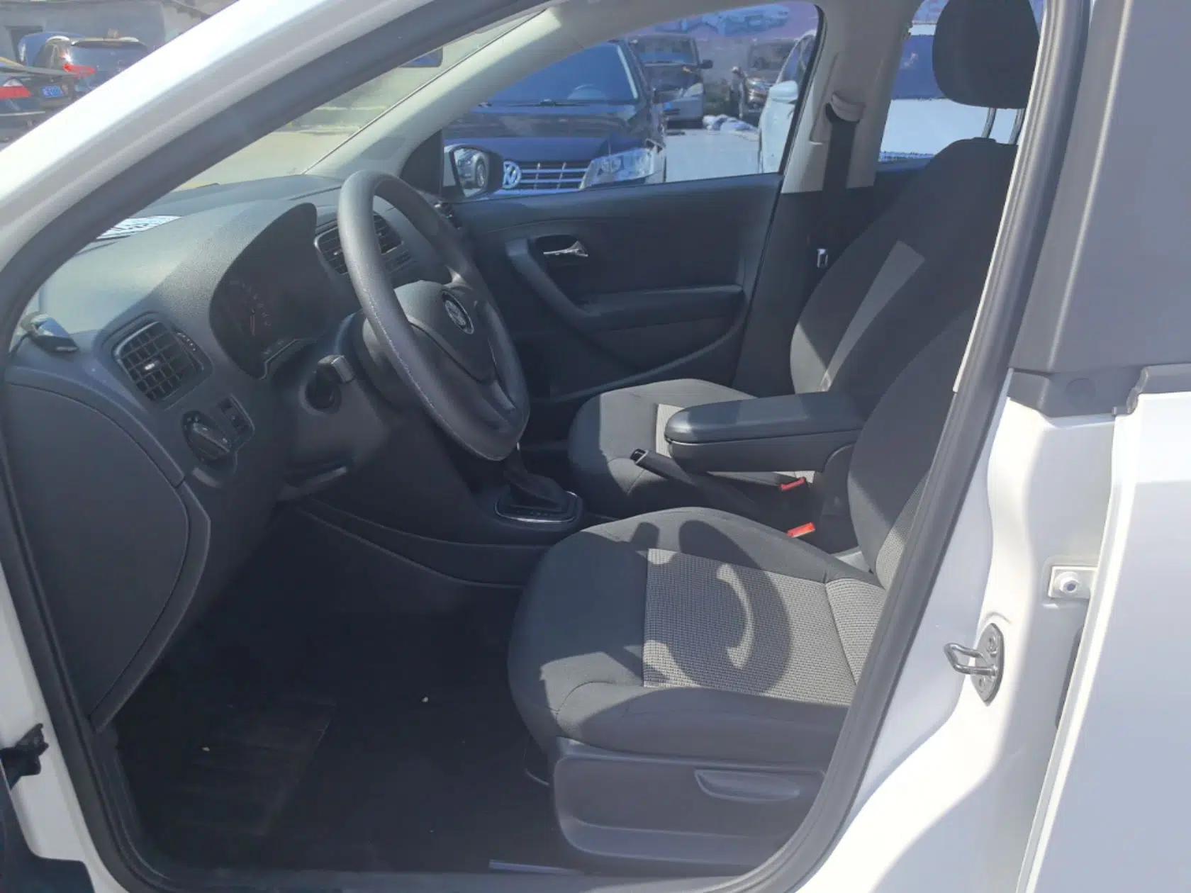 Volkswagen Polo 2018 1.5L Automatic Advanced Driving Model — миниатюра 17
