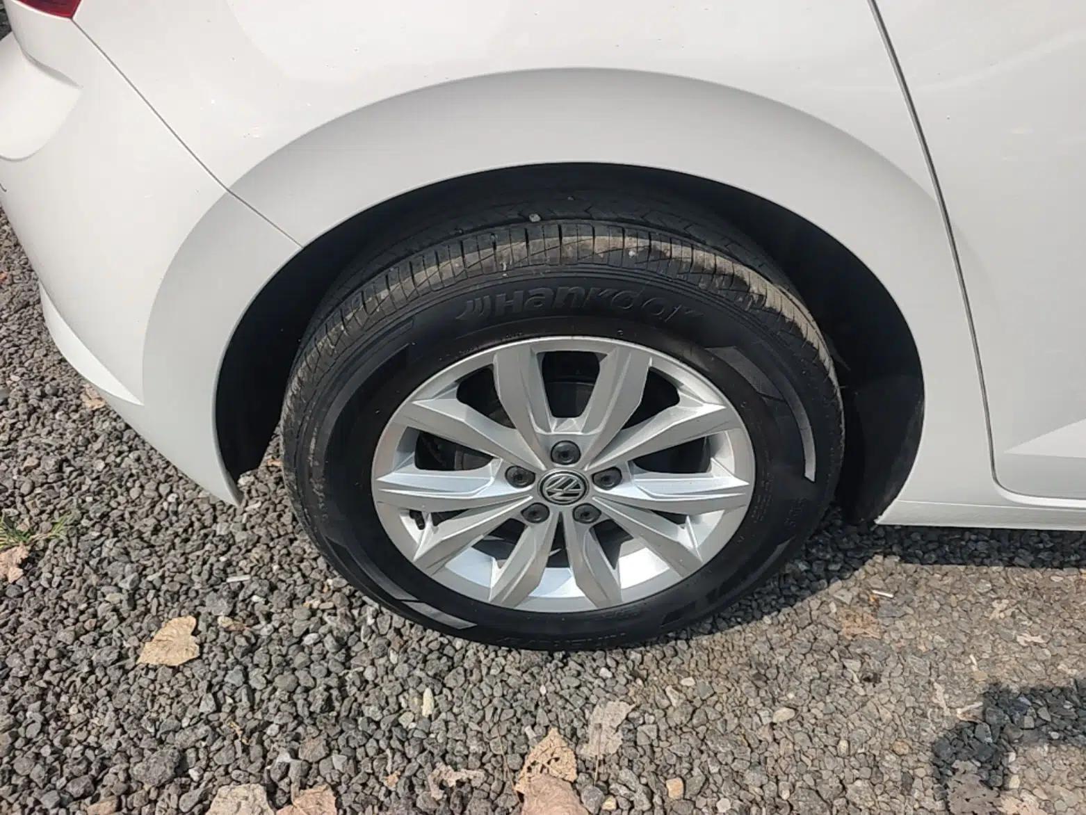 Volkswagen Polo 2019 Plus 1.5L Automatic Colorful Technology Edition — миниатюра 11