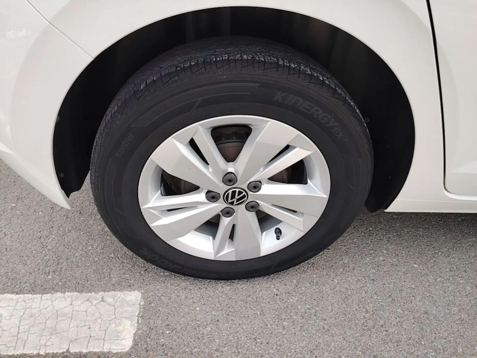 Volkswagen Polo 2021 Plus 1.5L Automatic Panoramic Enjoyment Edition — миниатюра 11