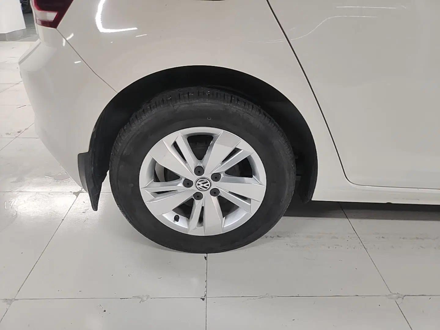 Volkswagen Polo 2019 Plus 1.5L Automatic Panoramic Enjoyment Edition — миниатюра 11