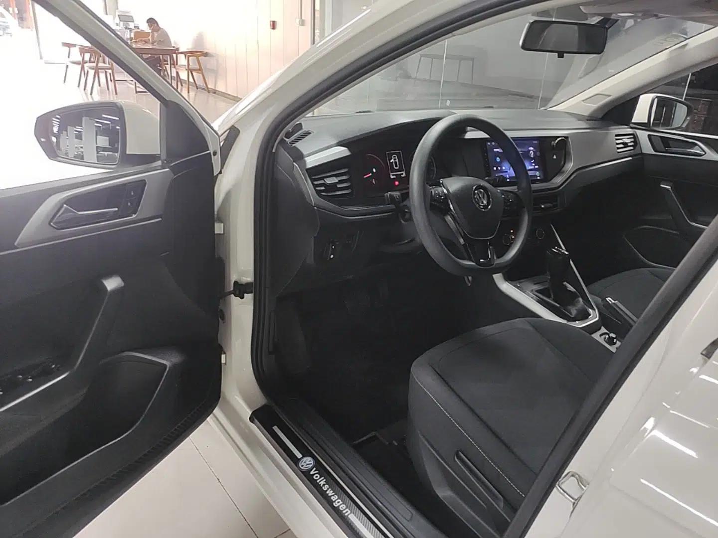 Volkswagen Polo 2019 Plus 1.5L Automatic Panoramic Enjoyment Edition — миниатюра 18