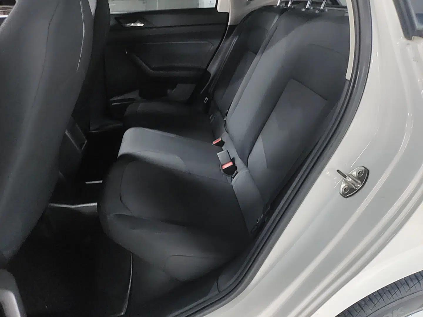 Volkswagen Polo 2019 Plus 1.5L Automatic Panoramic Enjoyment Edition — миниатюра 20