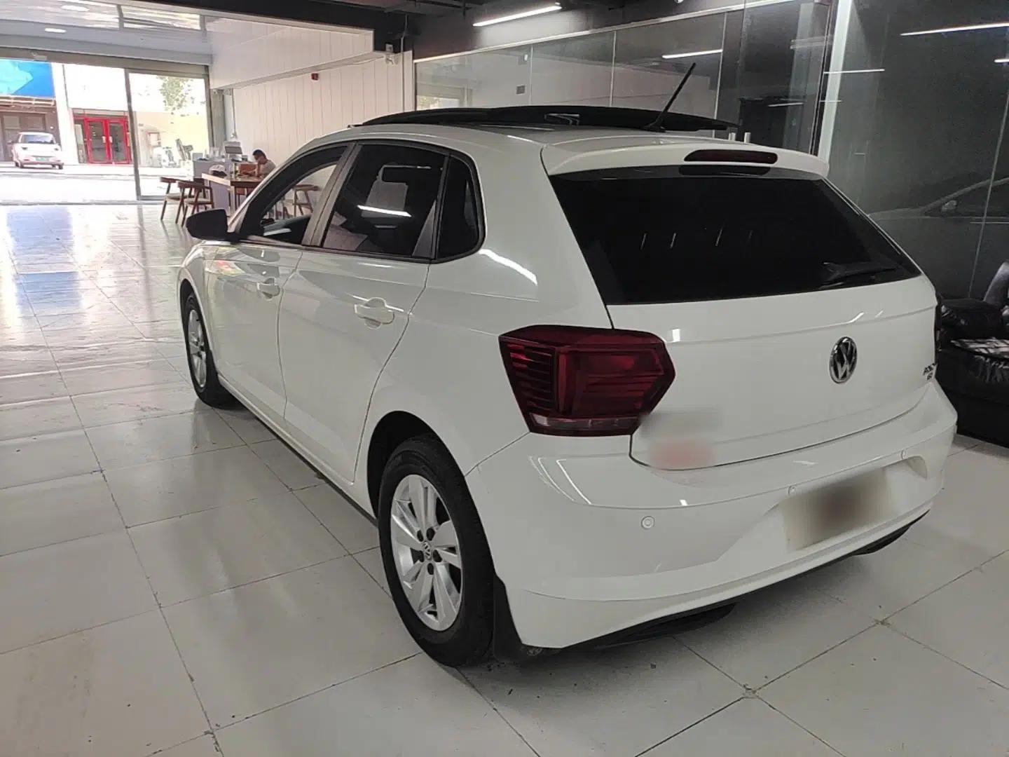 Volkswagen Polo 2019 Plus 1.5L Automatic Panoramic Enjoyment Edition — миниатюра 4