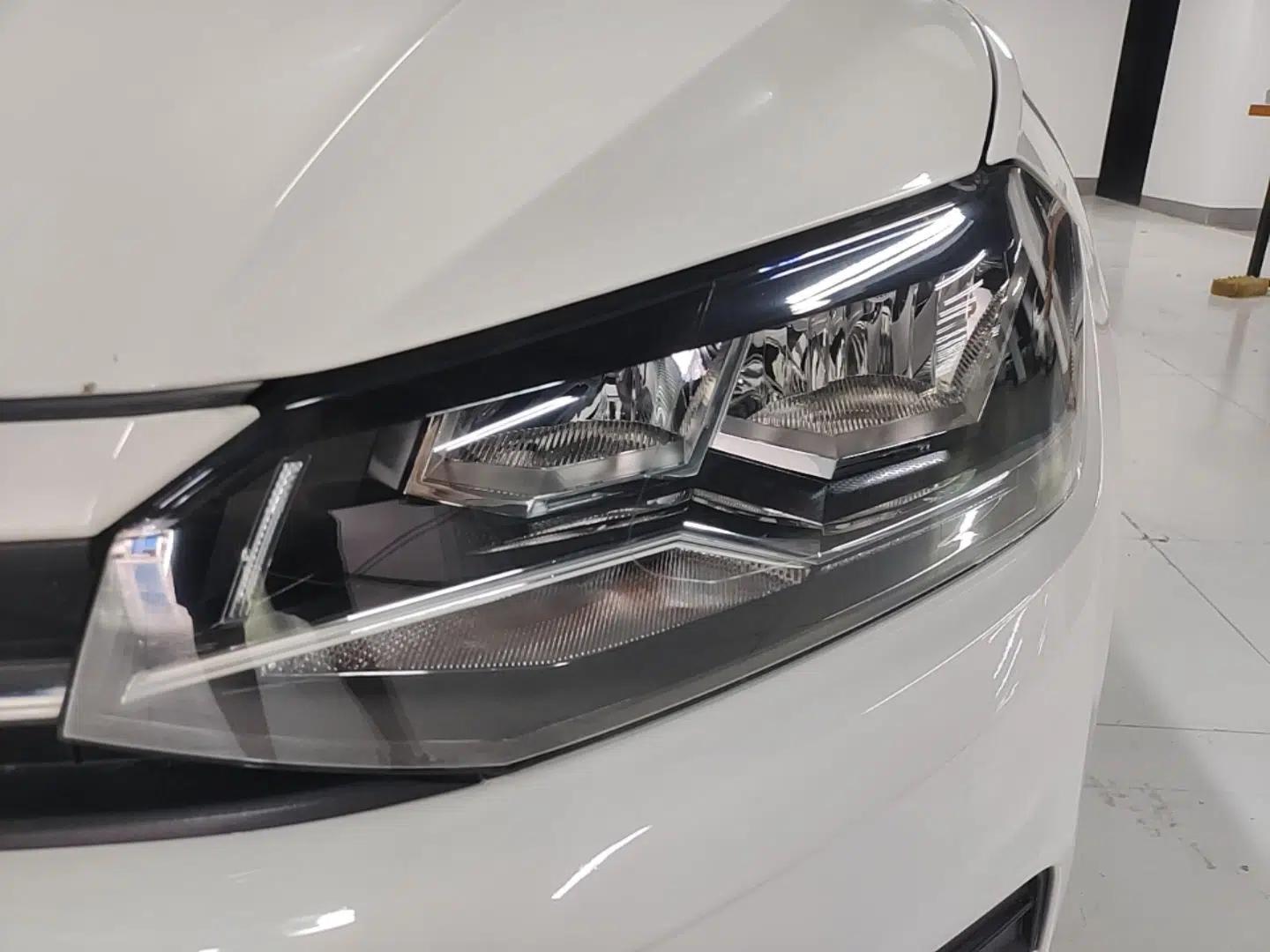 Volkswagen Polo 2019 Plus 1.5L Automatic Panoramic Enjoyment Edition — миниатюра 8