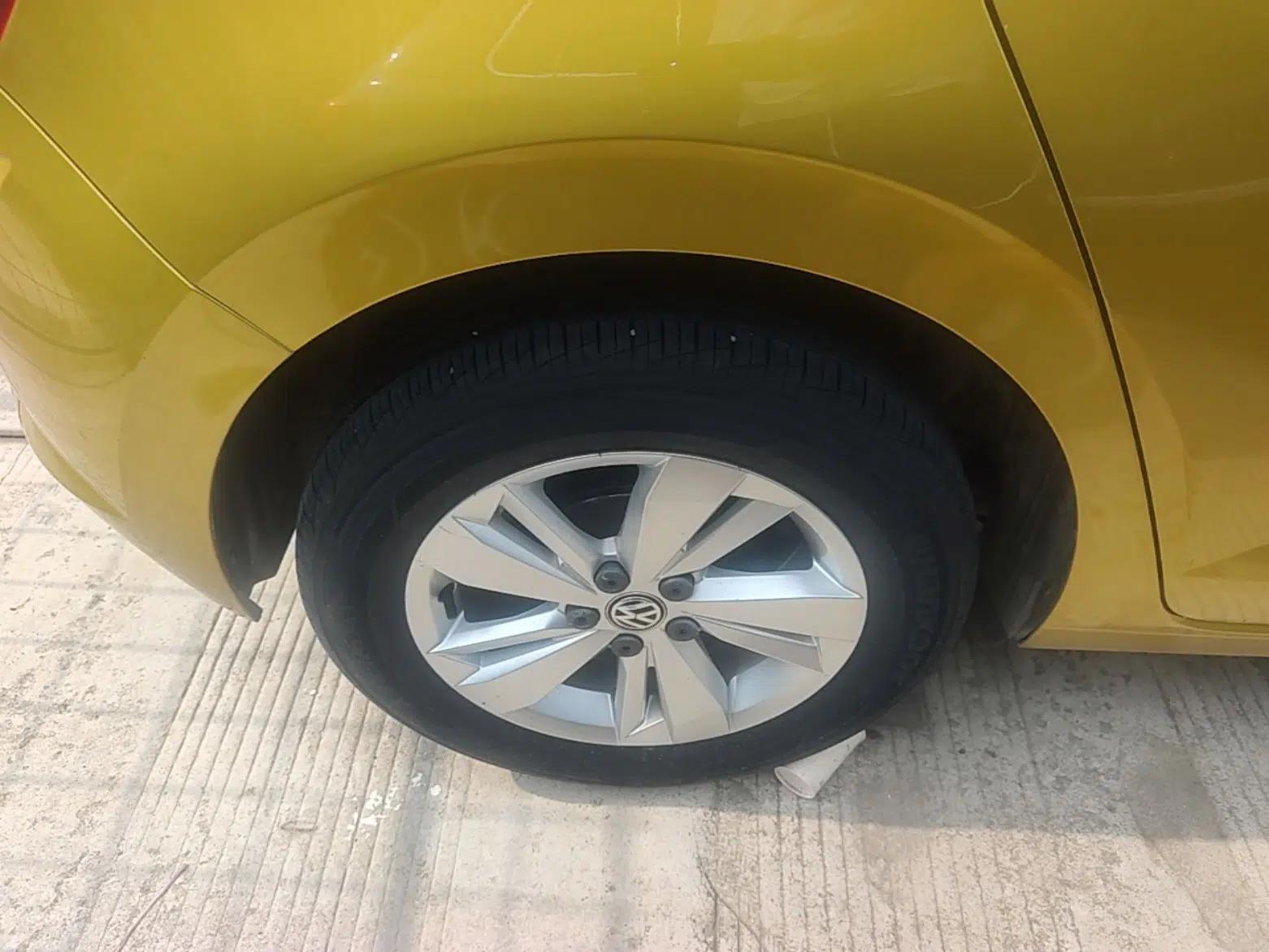 Volkswagen Polo 2019 Plus 1.5L Automatic Colorful Technology Edition — миниатюра 16