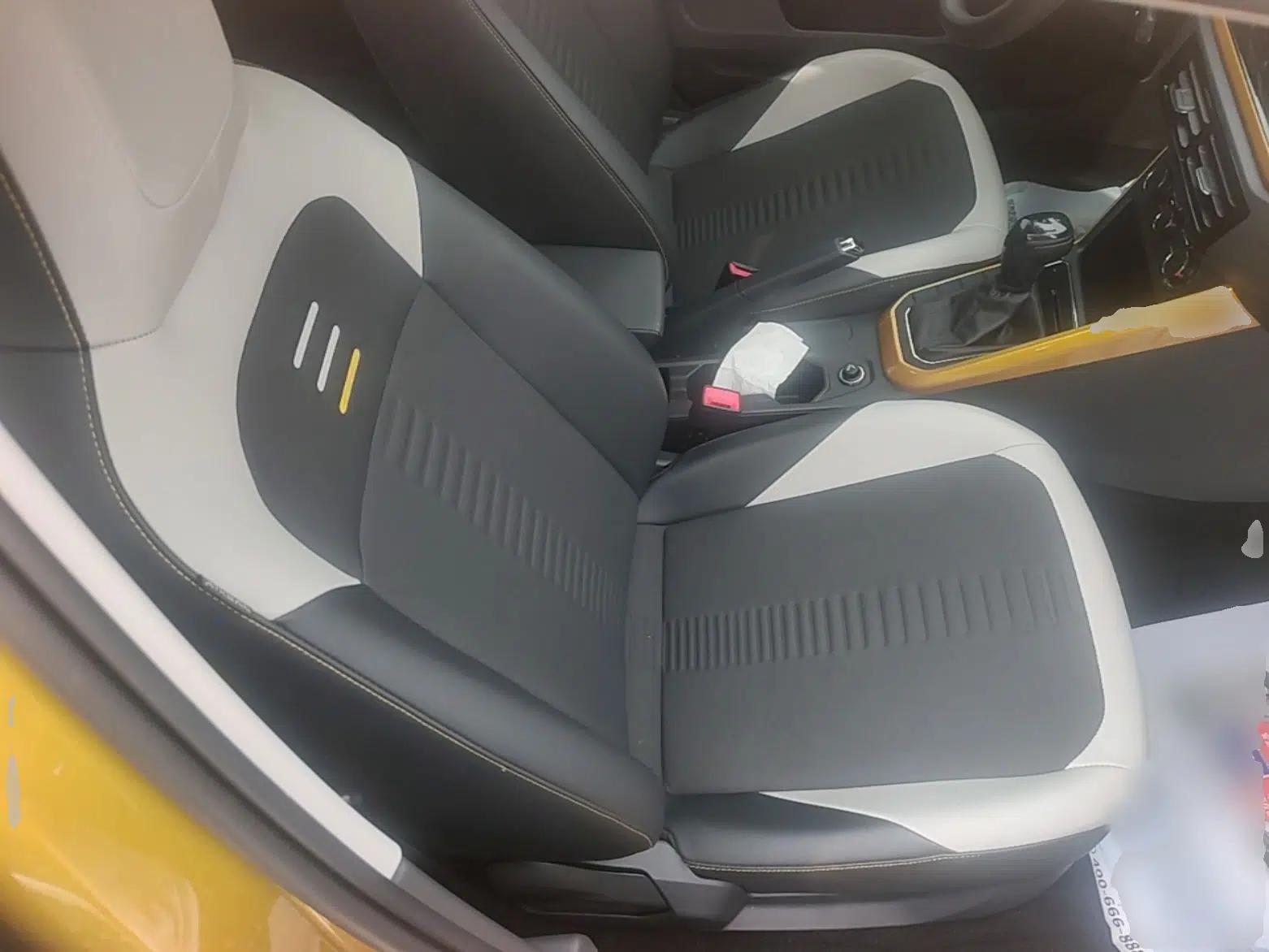 Volkswagen Polo 2019 Plus 1.5L Automatic Colorful Technology Edition — миниатюра 24