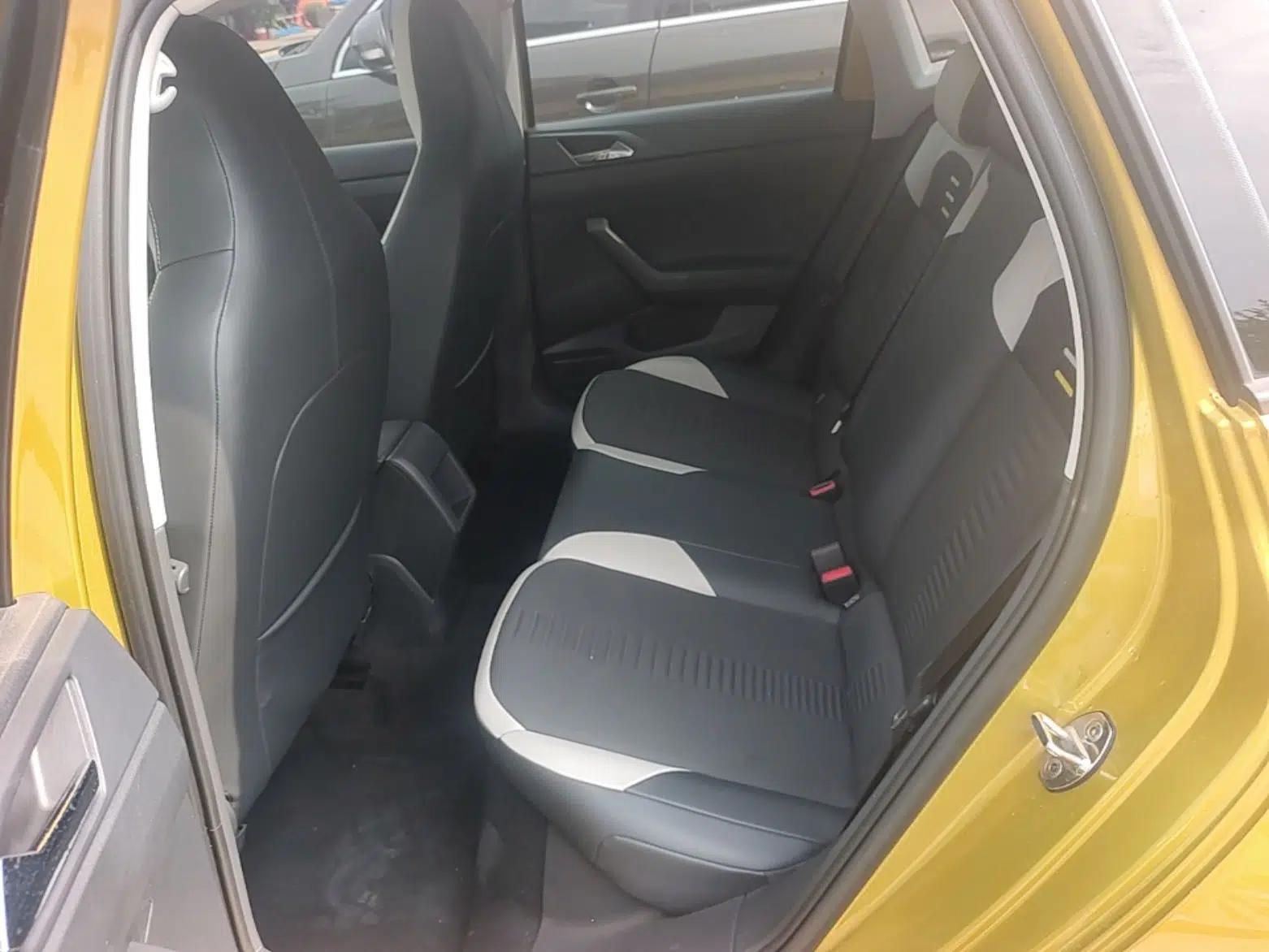 Volkswagen Polo 2019 Plus 1.5L Automatic Colorful Technology Edition — миниатюра 25
